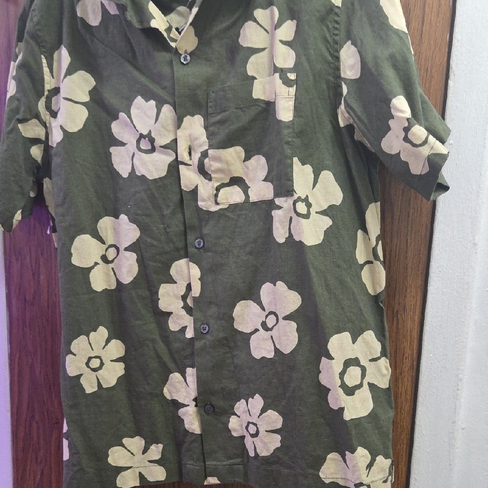 GAP Green Floral Button Down Shirt